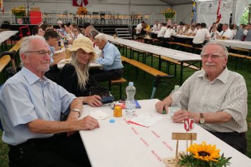 Die ehemaligen Aktiven und Ehrenmitglieder des MV Sissach: Richard Briggen und Erwin (Winli) Brgin